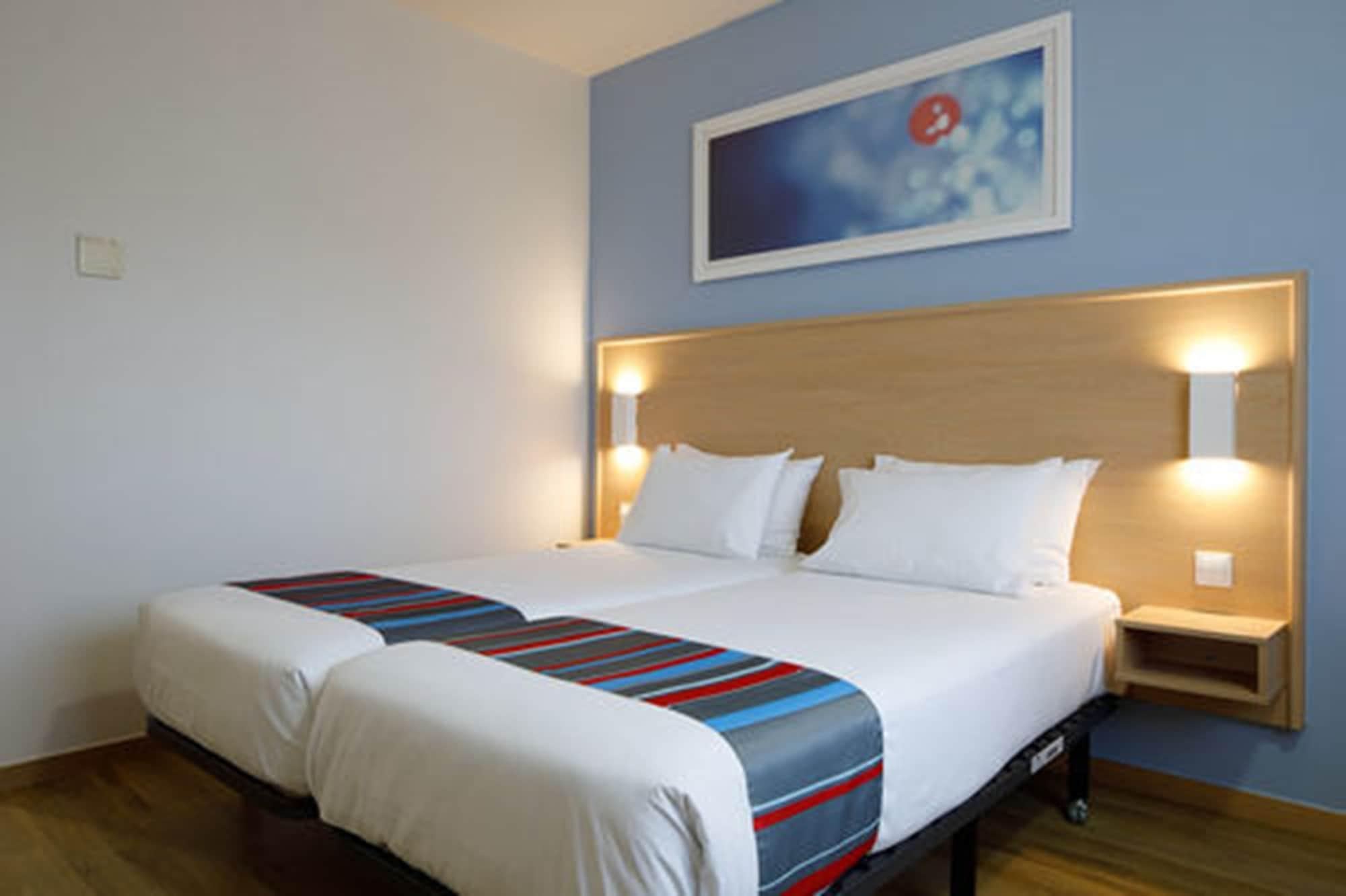 Travelodge Barcelona Fira L'Hospitalet de Llobregat Kültér fotó