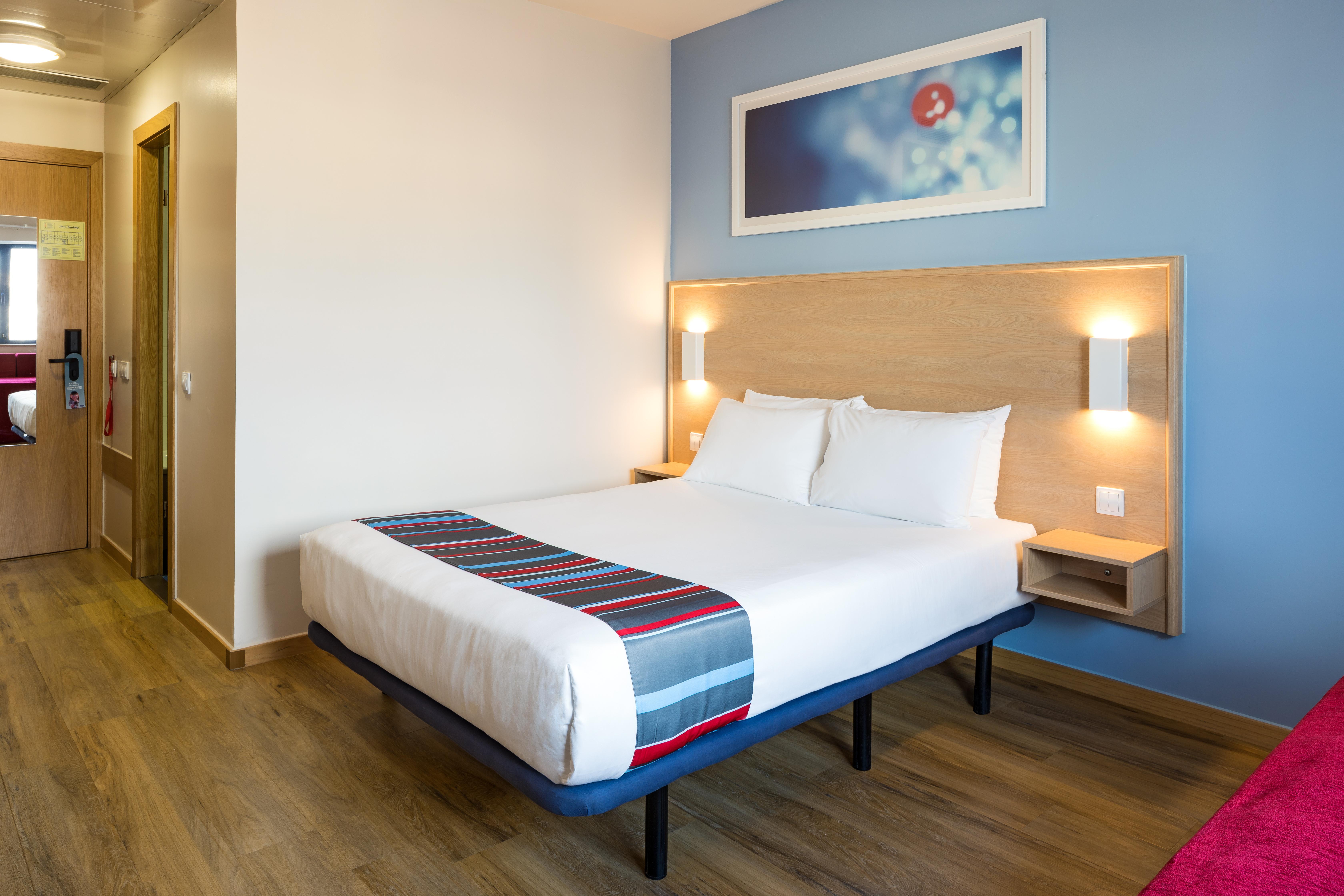 Travelodge Barcelona Fira L'Hospitalet de Llobregat Kültér fotó