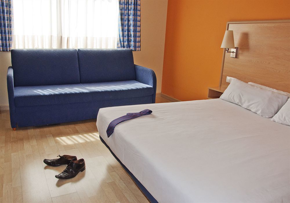 Travelodge Barcelona Fira L'Hospitalet de Llobregat Kültér fotó